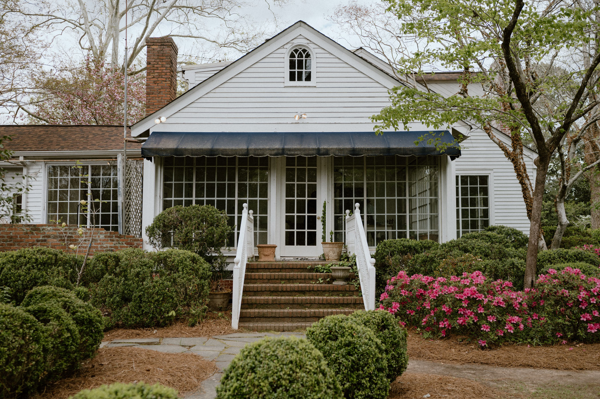 Minimalistic Baby's Breath Wedding at Meadowlark 1939 in Atlanta