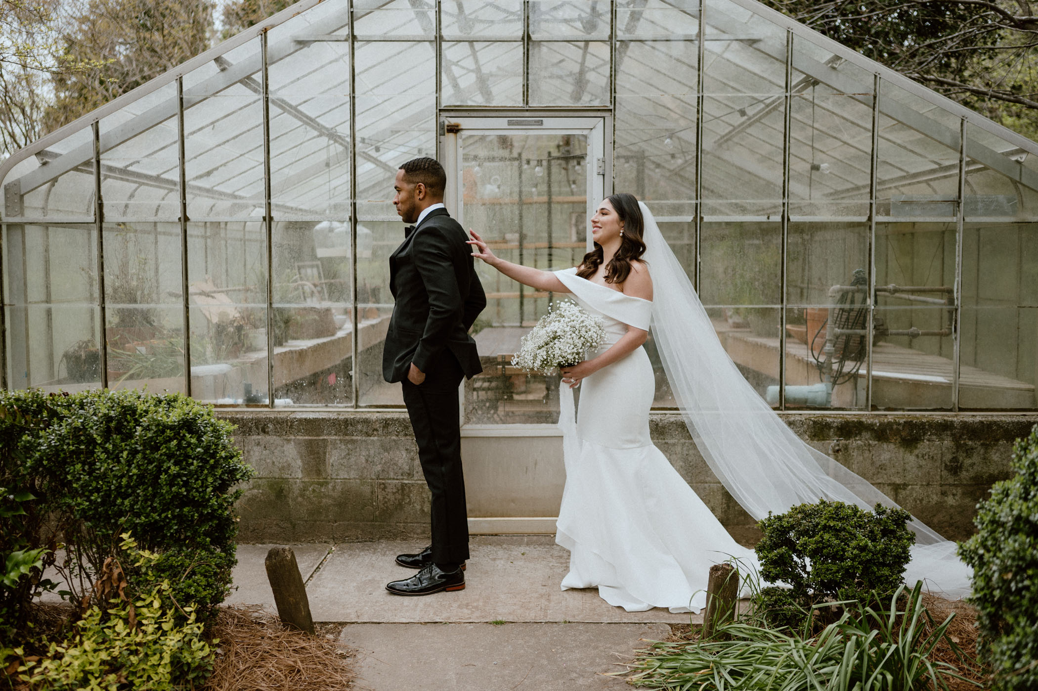 Minimalistic Baby's Breath Wedding at Meadowlark 1939 in Atlanta