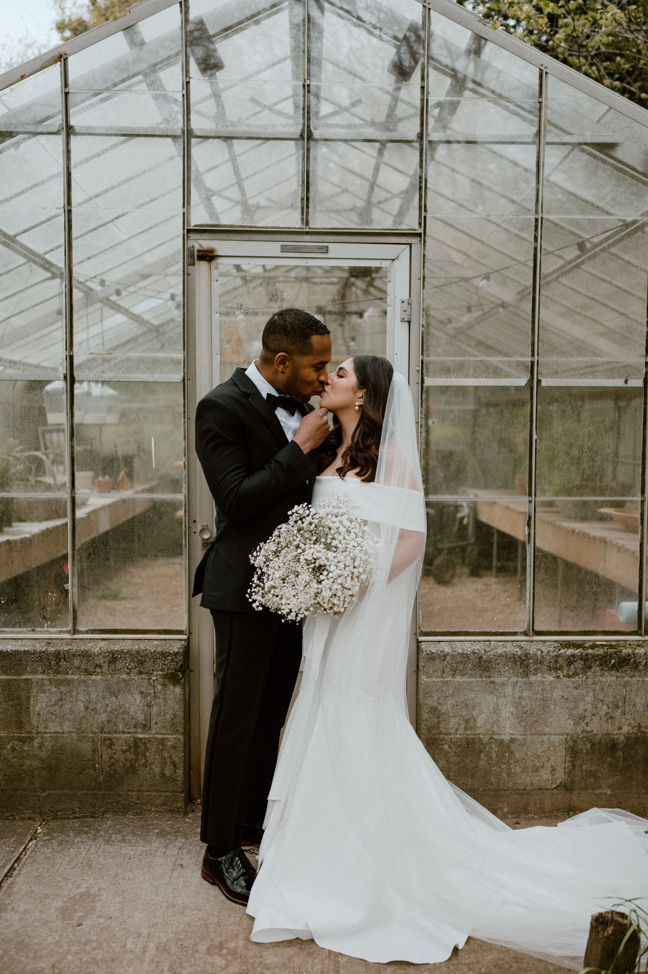 Minimalistic Baby's Breath Wedding at Meadowlark 1939 in Atlanta