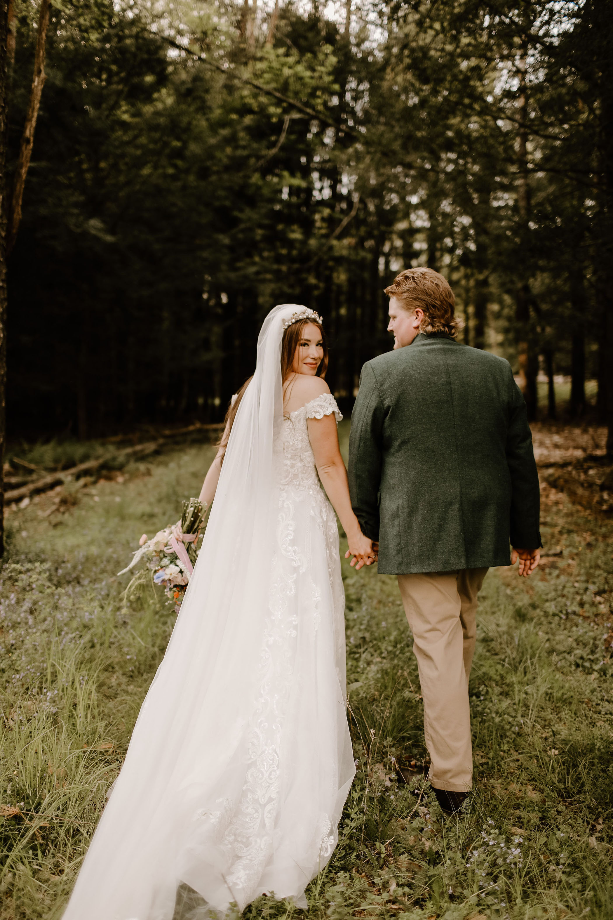 70s Inspired DIY Wedding in Central Pennsylvania Mountain Hideaway