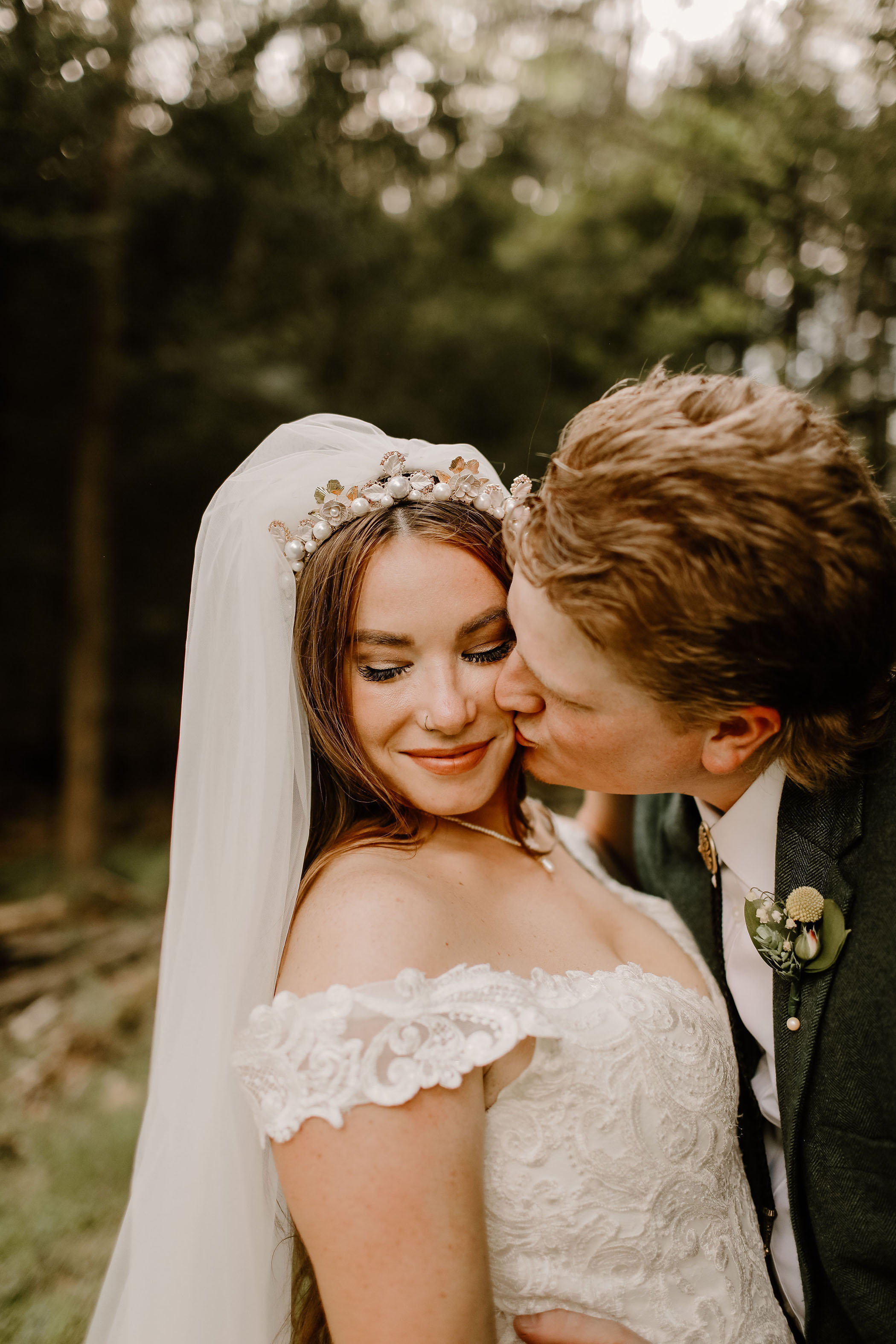 70s Inspired DIY Wedding in Central Pennsylvania Mountain Hideaway