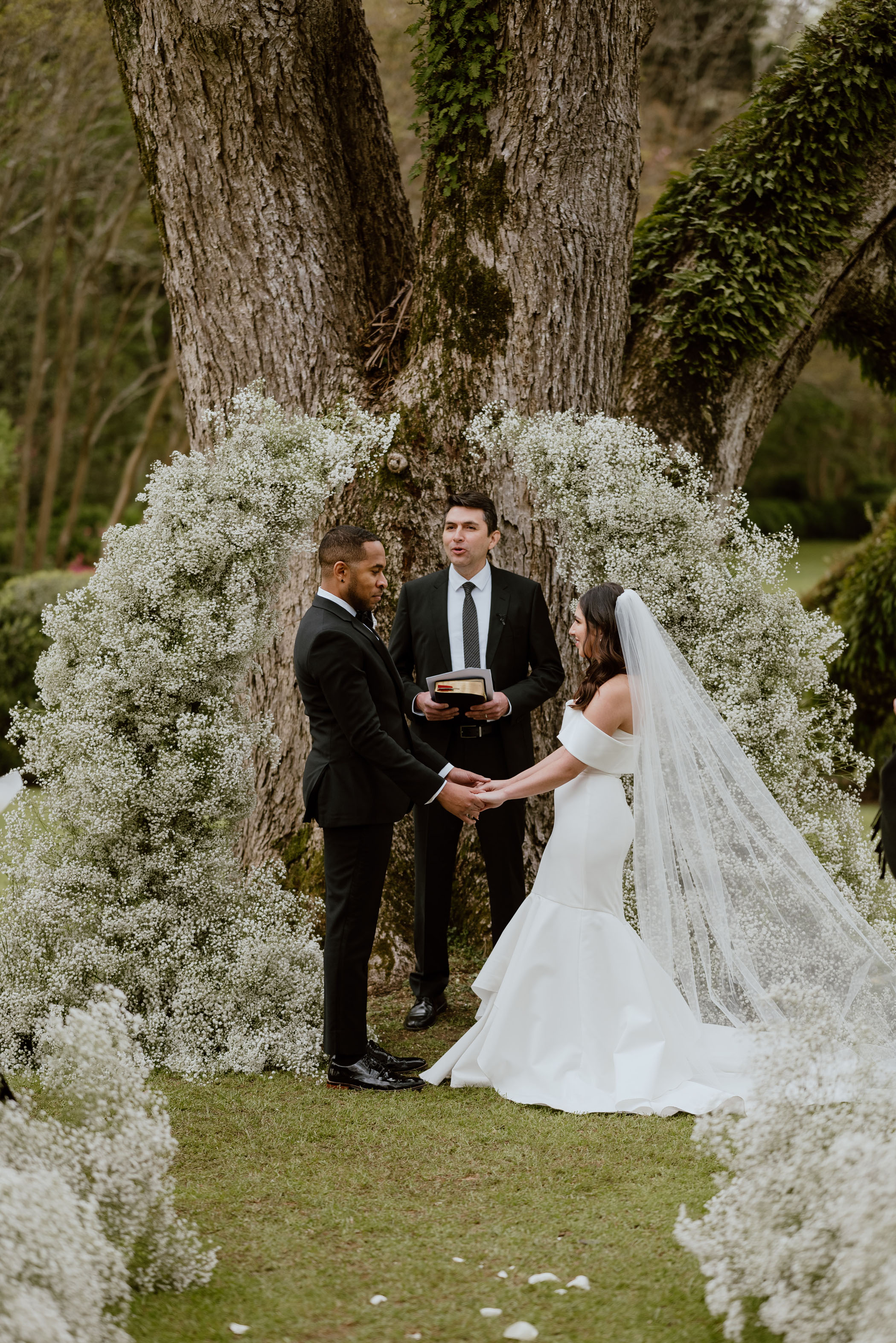 Minimalistic Baby's Breath Wedding at Meadowlark 1939 in Atlanta