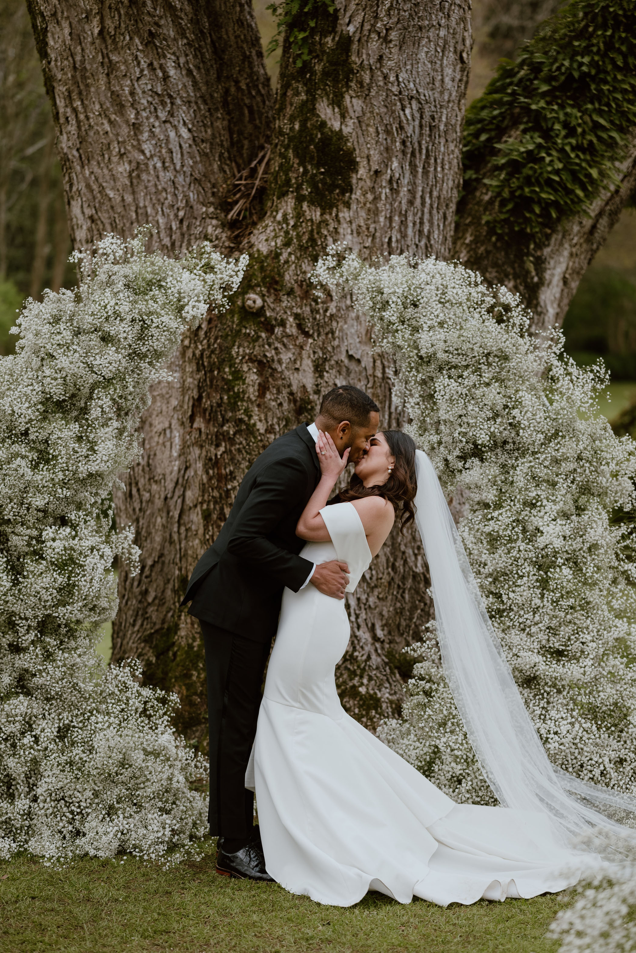 Minimalistic Baby's Breath Wedding at Meadowlark 1939 in Atlanta