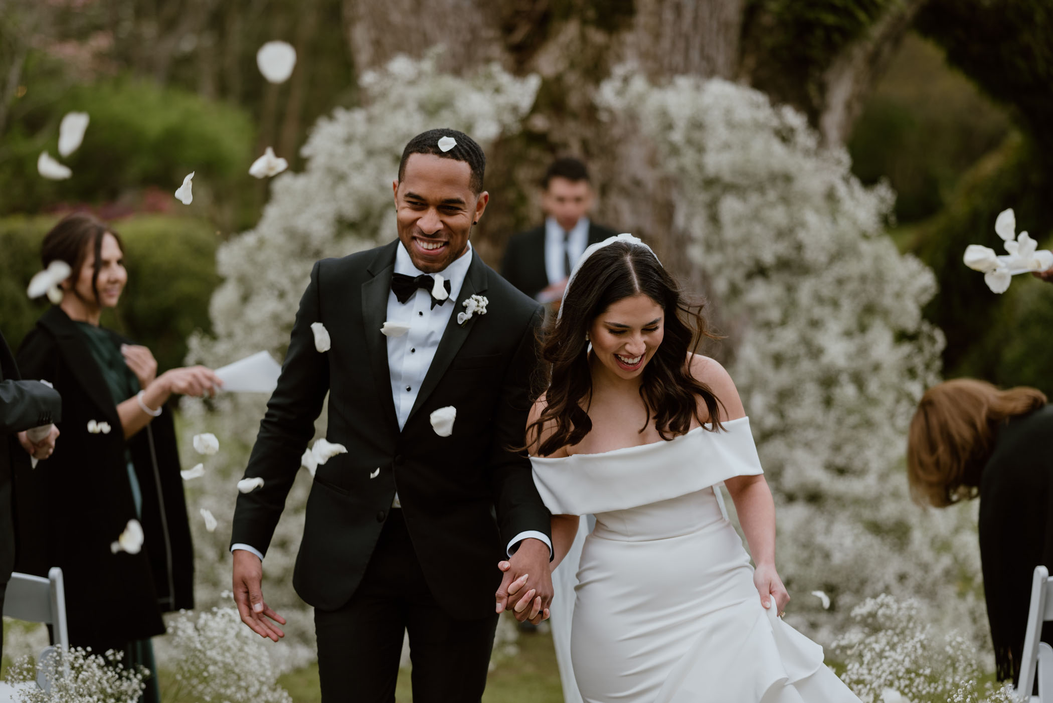 Minimalistic Baby's Breath Wedding at Meadowlark 1939 in Atlanta