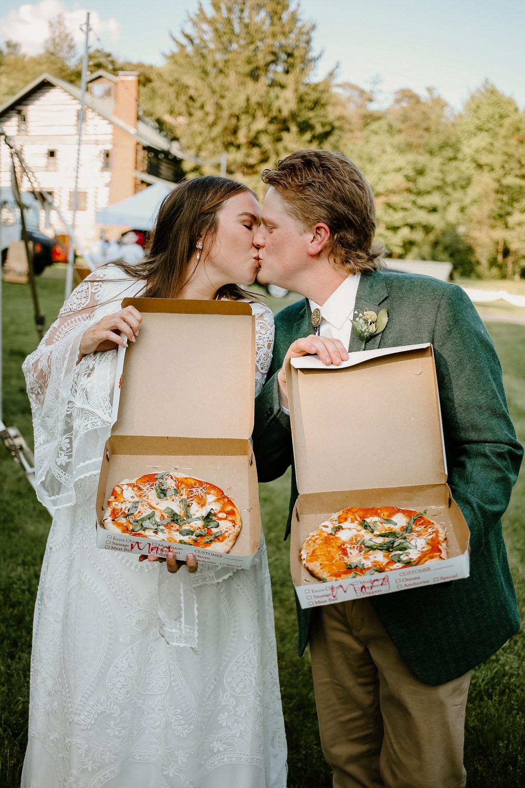 70s Inspired DIY Wedding in Central Pennsylvania Mountain Hideaway