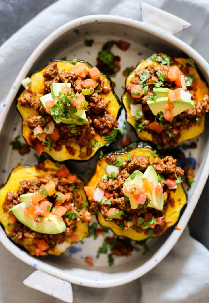 beef enchilada stuffed acorn squash easy fall dinner ideas and recipes